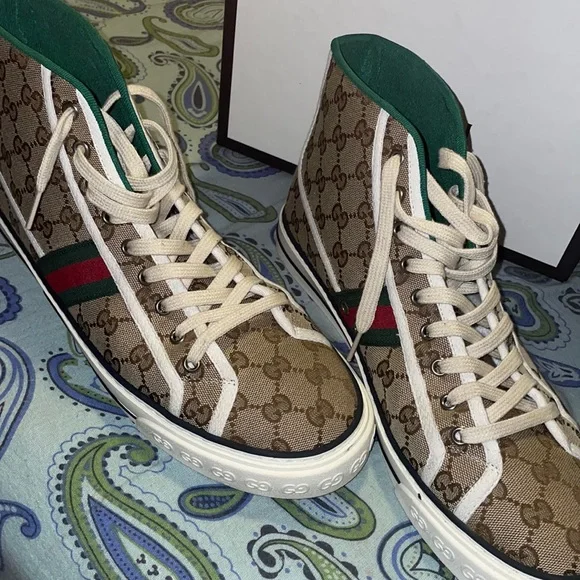 Gucci | Shoes | Gucci Sneakers Clean Condition | Poshmark